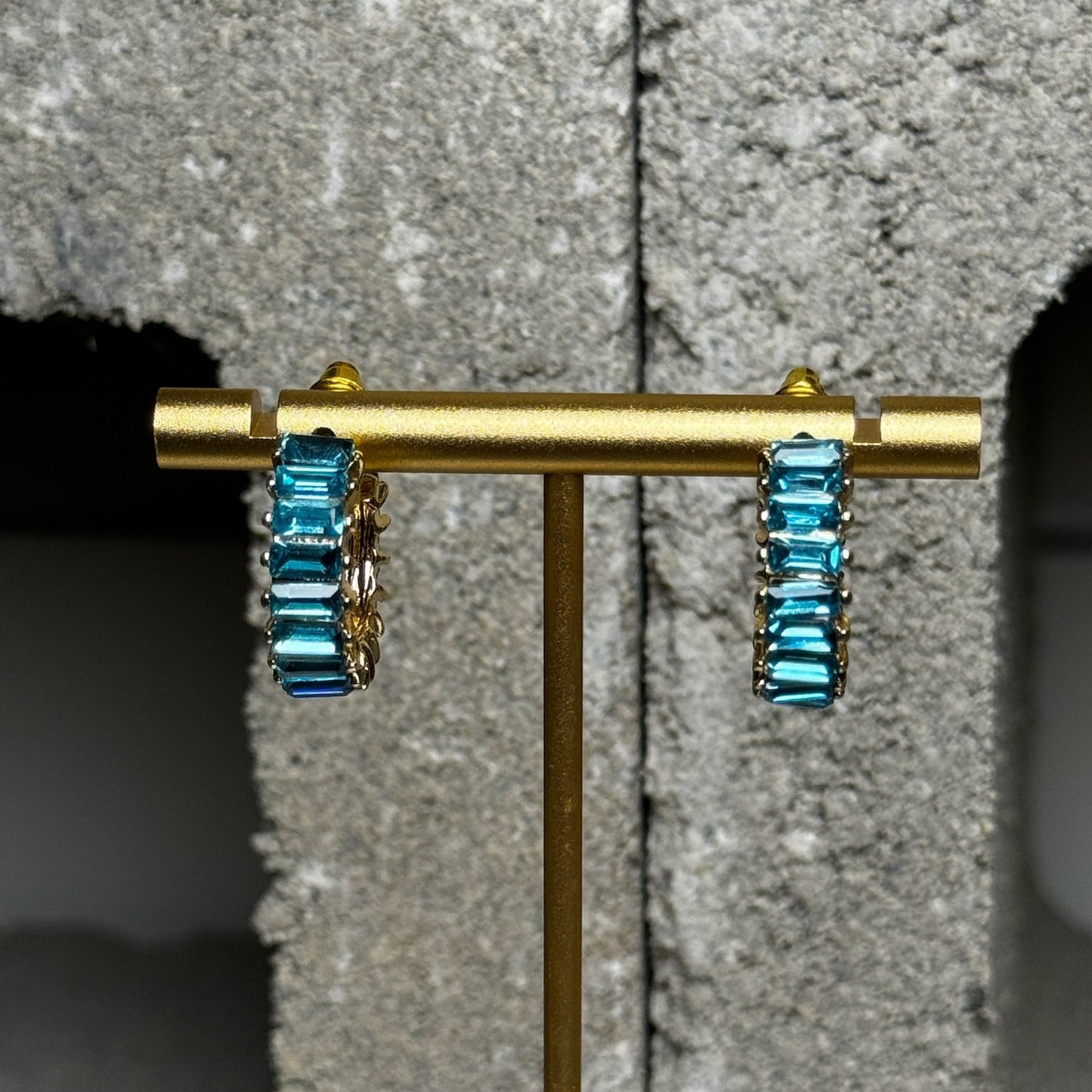 Icy Pulse Hoops