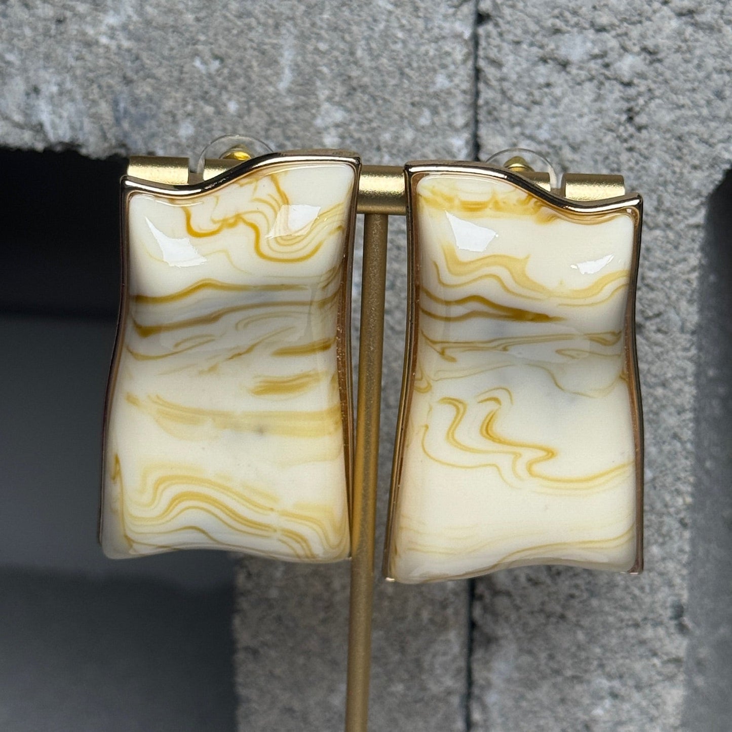 Flash Wave Stud Earrings