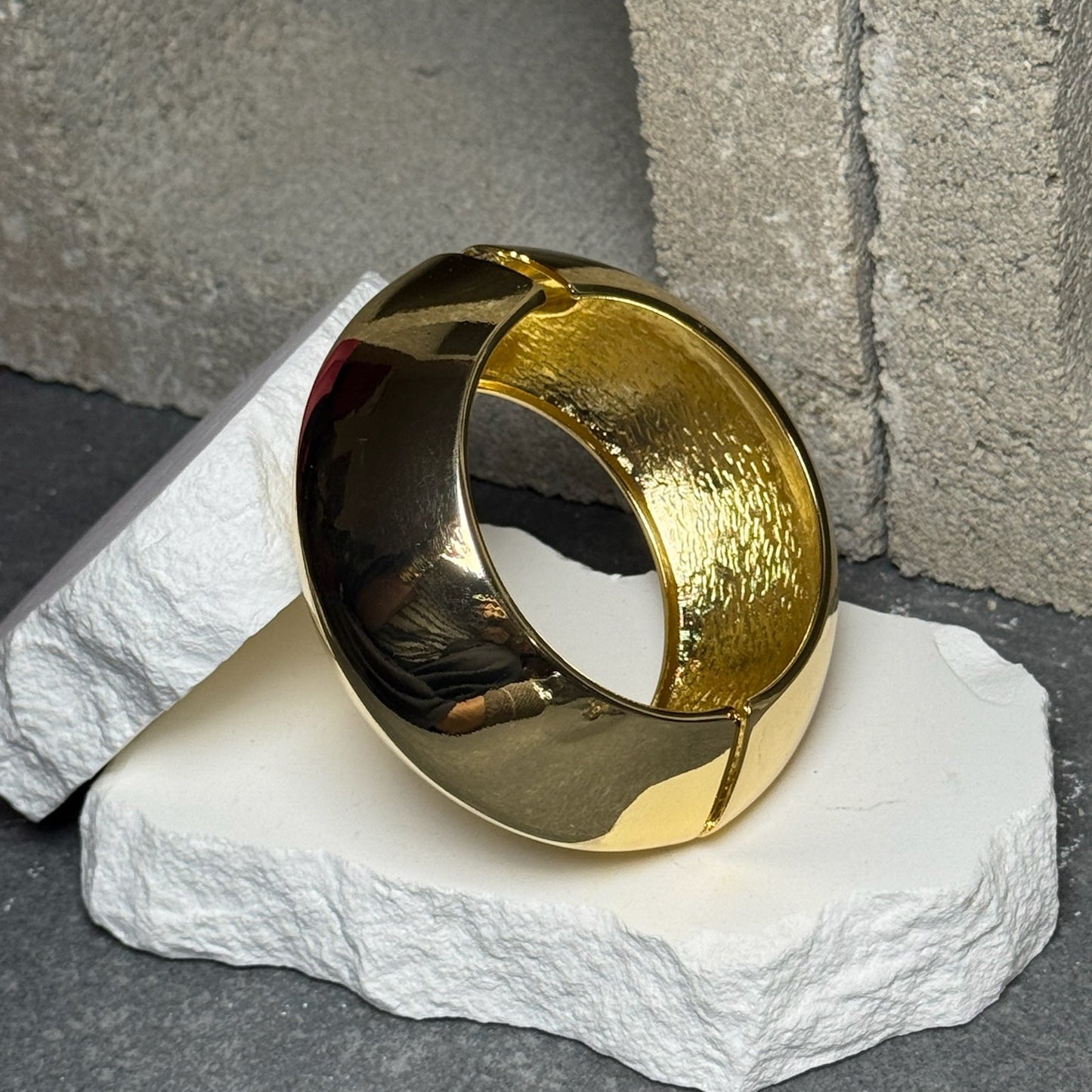 IKTR Chunky Bangle 8"