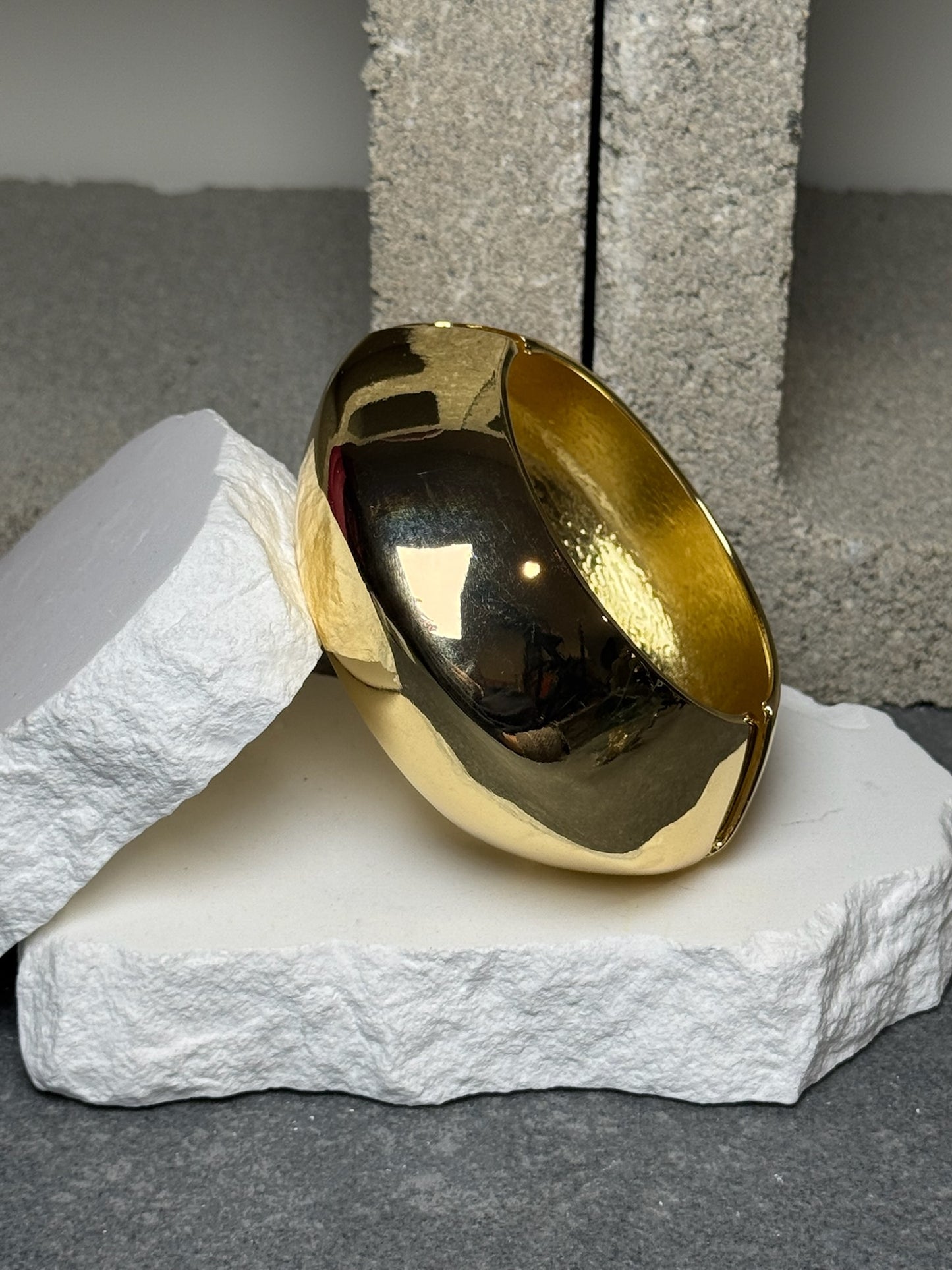IKTR Chunky Bangle 8"