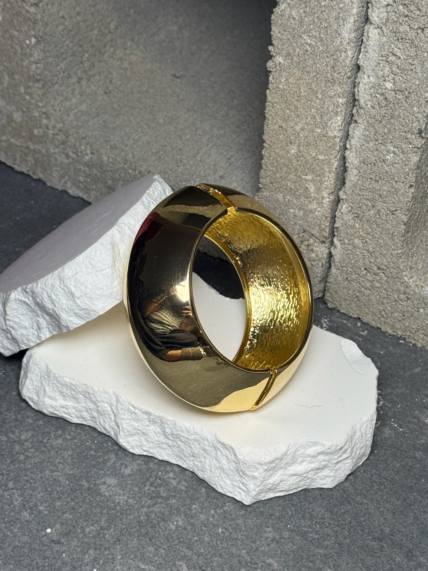 IKTR Chunky Bangle 8"