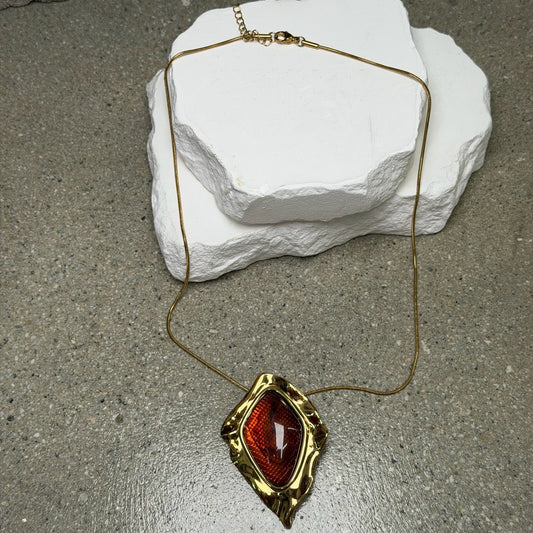 The Zuri Stone Pendant Necklace
