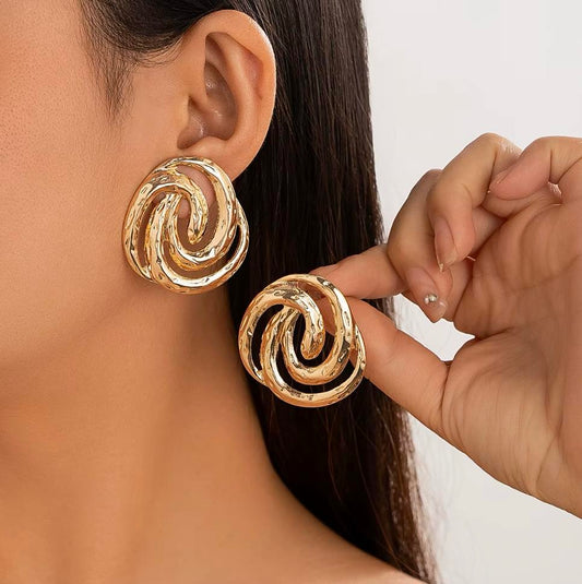 It's Vintage Swirl Stud Earrings - Gold-Tone Spiral Design Fashion Accessories for Stylish Looks