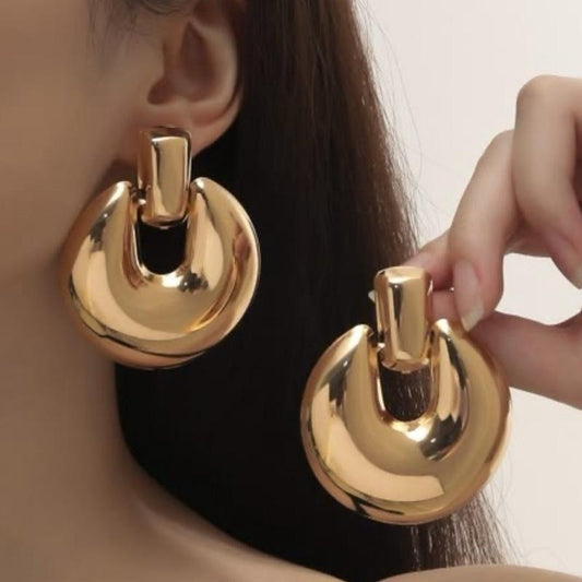 You Miss Me Bold Circle Clip on Earrings Gold Chunky Textured Statement Earrings for Casual Wear Elevate Your Style with Strong Visual Impact