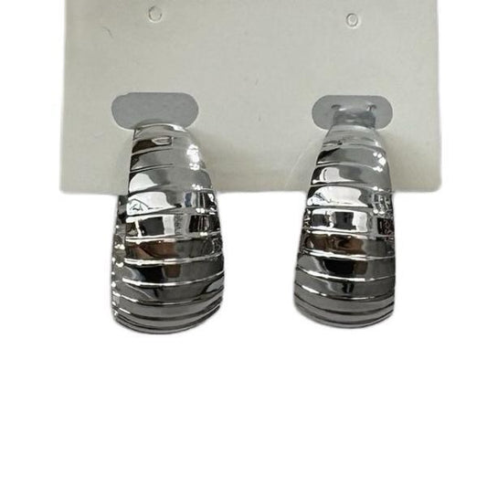 Must Have Mini Clip On Hoops Earrings in Gold - Comfortable All-Day Wear for Casual & Special Occasions