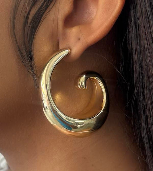 Lima Limon Golden Hour Swirl Earrings - Female Hook Earrings with Metal Coating and Geometric Design