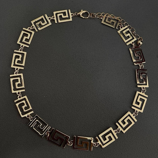 Baroque Style Necklace - Classic and Elegant Women's Accessory, Metal Coating, Evening Jewelry, Perfect for Stacking with Various Outfits