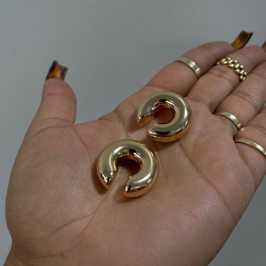 Mini Gold Chunky Solid Ear Cuff - Fashion Accessory