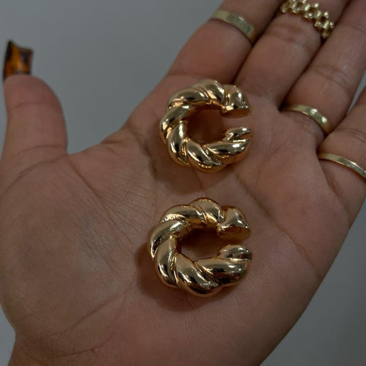 Women's Gold Woven Ear Cuff Set - Fashion Accessory