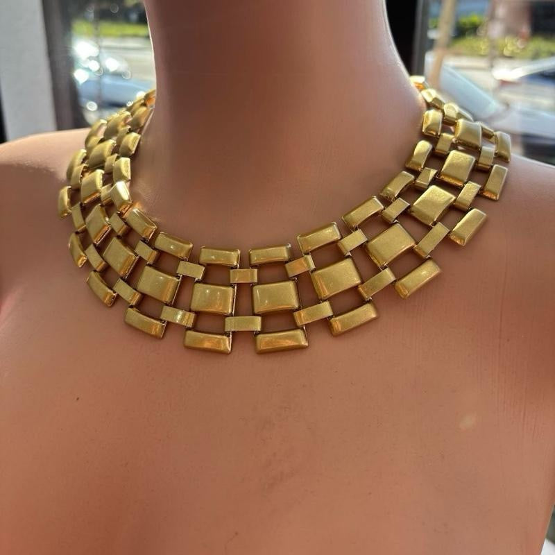 Gold Chunky Statement Choker - Gold Color, Unique Chunky Design, Metal Coating, Evening Accessory, Statement Piece for Any Outfit