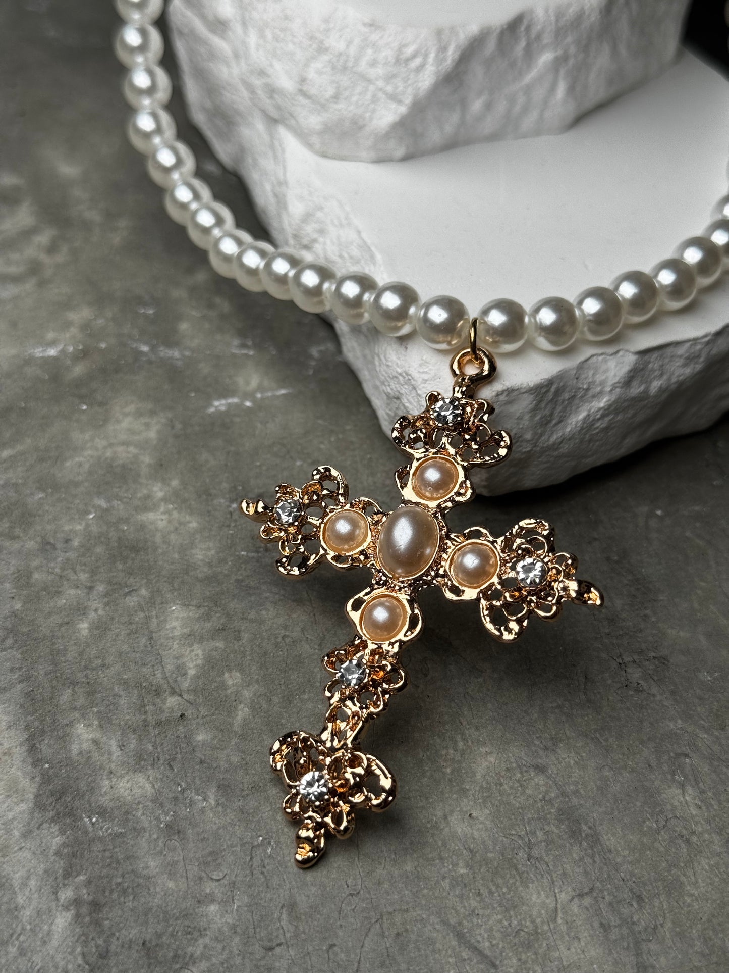 Crossed Up Pearl Necklace 14" w/ Extender