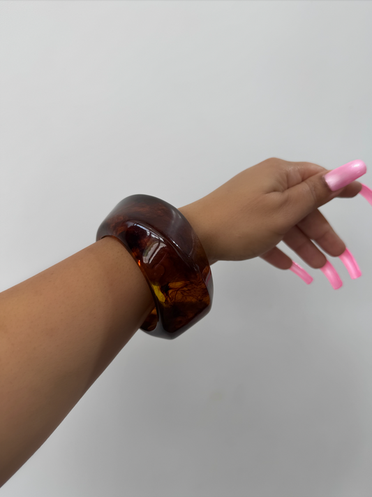 Sun Kissed Jumbo Acrylic Bangle - Unique Design, High-Quality Acrylic Material, Stylish Accessory for Casual Women