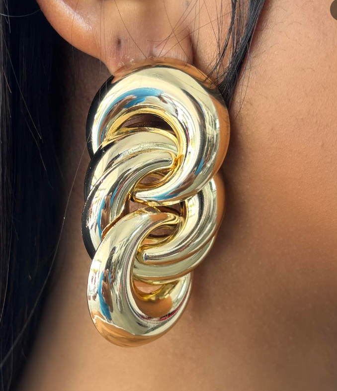 Sneaky Link Gold Statement Earrings - Sleek Link Pattern, Gold Finish, Geometric Design, Female Fashion Accessory