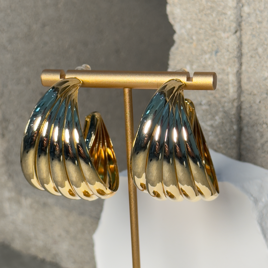 Medium Chunky Twisted Ribbed Hoop Earrings - Gold-Tone Fashion Accessory for Stylish Looks