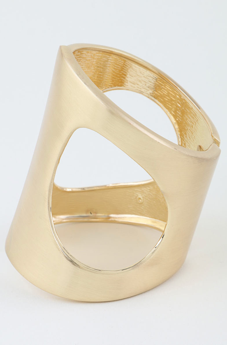 The Nae Bold Wrist Cuff - Wrist Accessory with Unique Design Element
