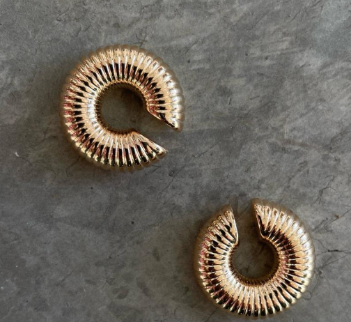 Gold Ribbed Chunky Ear Cuff for Women - Fashion Accessory